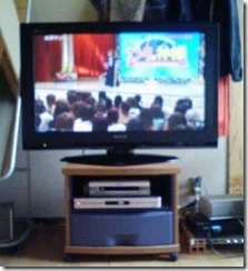 テレビ台もほしいのだが