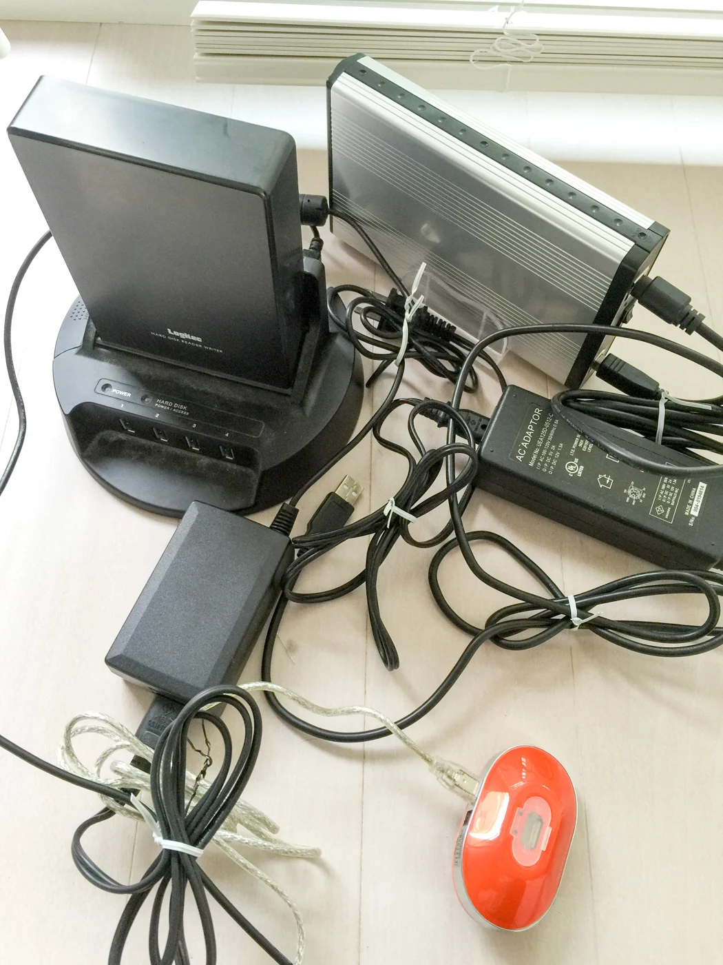 不要になったHDDとUSB HUB