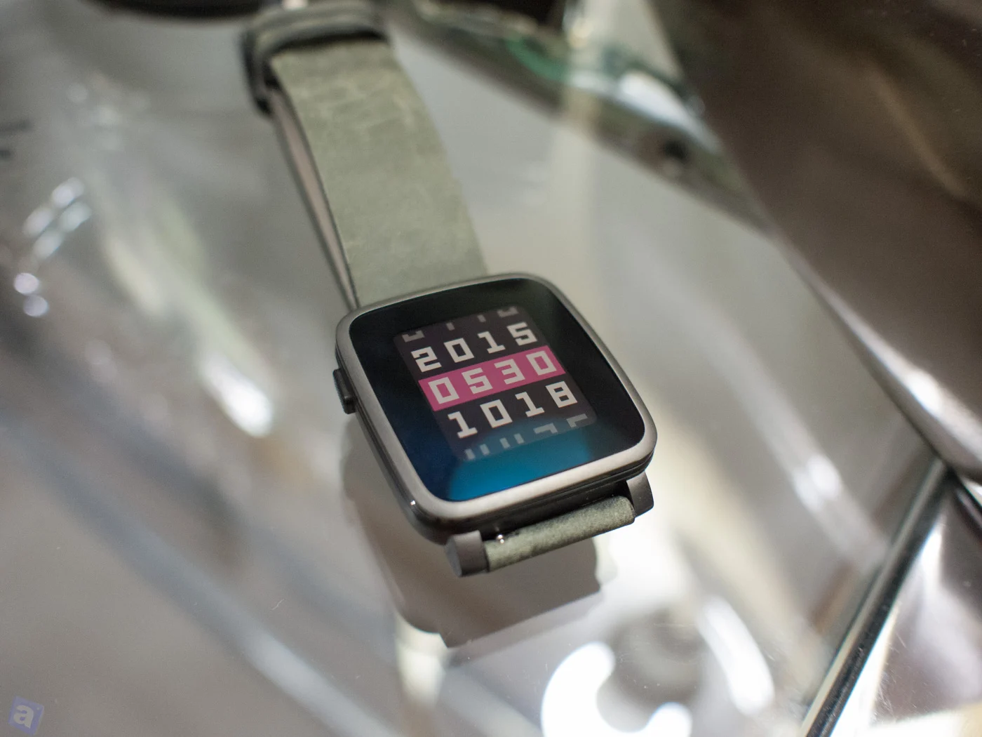 やっとPebble Time Steelが届いた