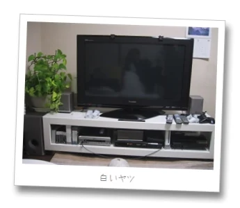テレビ台買った(けど、壊れてる)