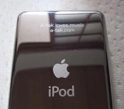 あなたのiPodにはどんな文字を入れてますか?