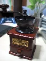 豆から挽いたコーヒーがうまい