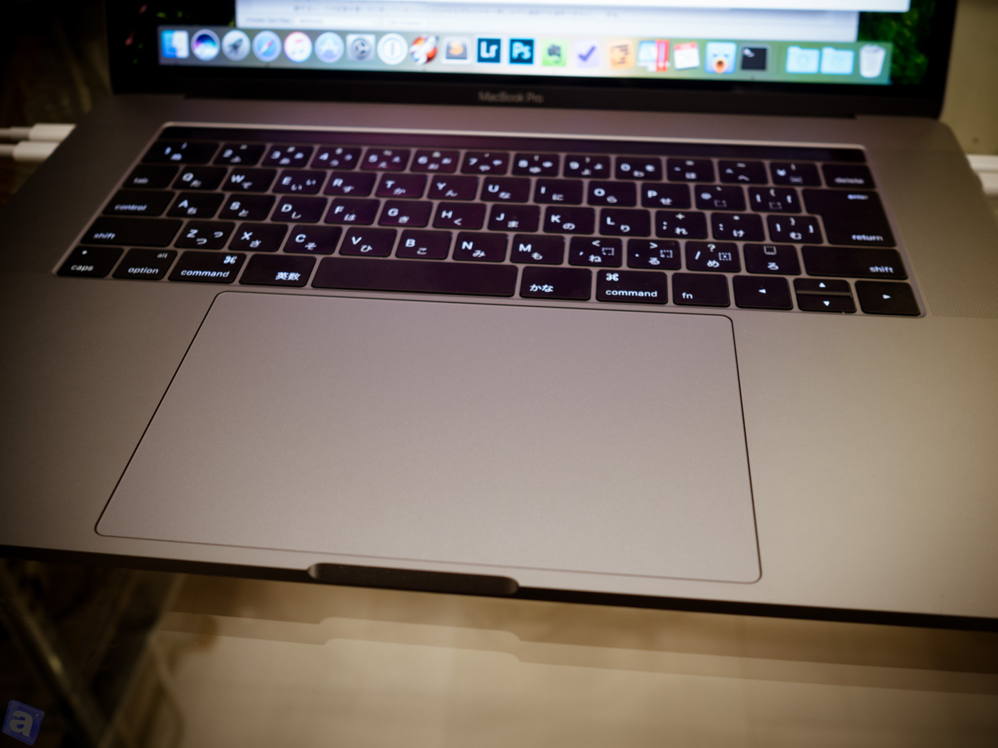 MacBook Pro with Touch Bar トラックパッドでかすぎる問題 | A-TAK